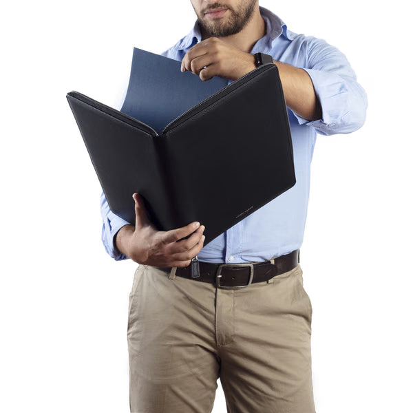 CM - A4 Isaac Portfolio w Zip - Black